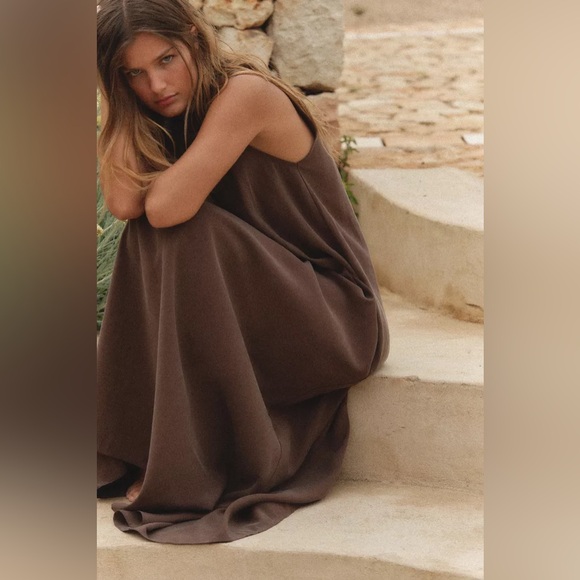 Zara FLOWY MIDI DRESS - Picture 4 of 8